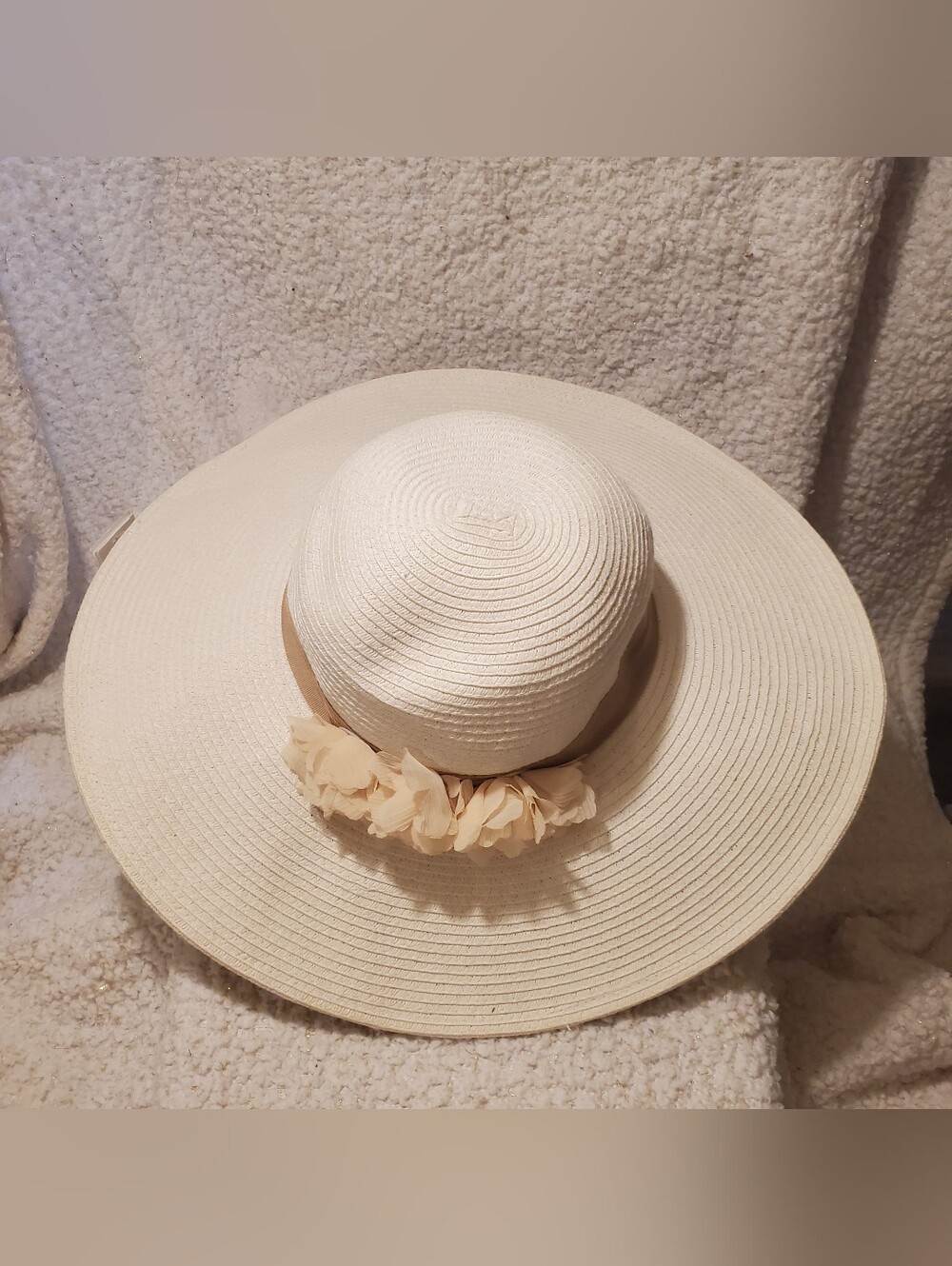Women's White Straw Sun Hat with Cream Floral Band